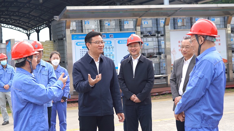 王雄飛市長一行蒞臨新華粵調(diào)研指導 (1).JPG